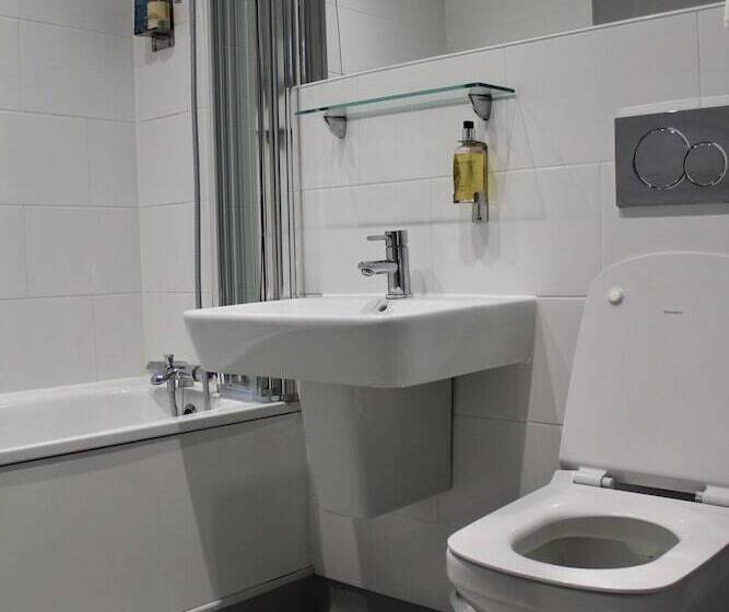 בית מלון כפרי Blue Boar