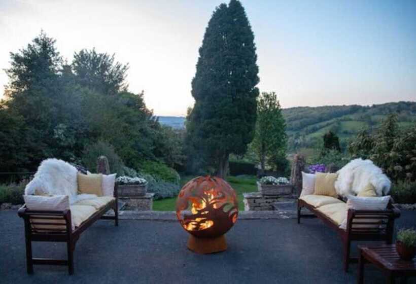 Отель Burleigh Court