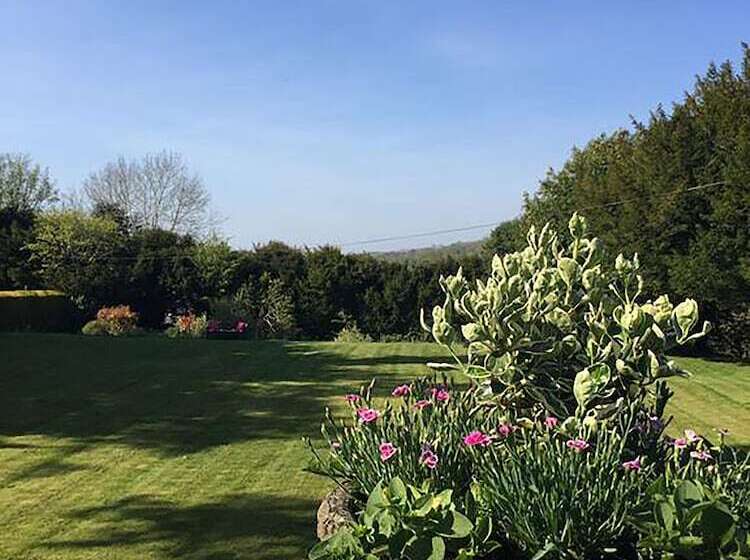 Отель Burleigh Court