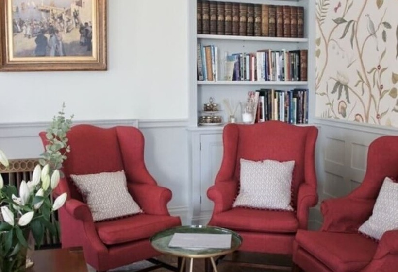 Отель Burleigh Court