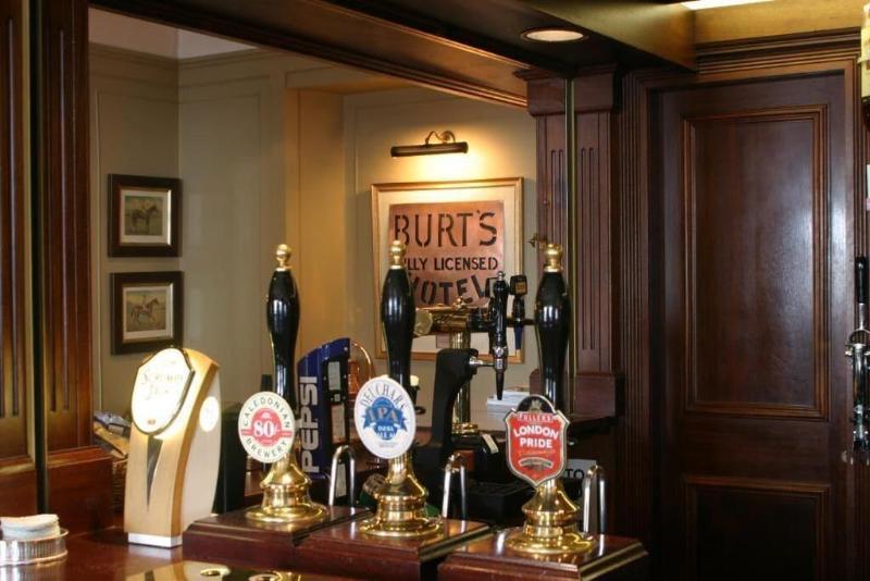 בית מלון כפרי Burt S