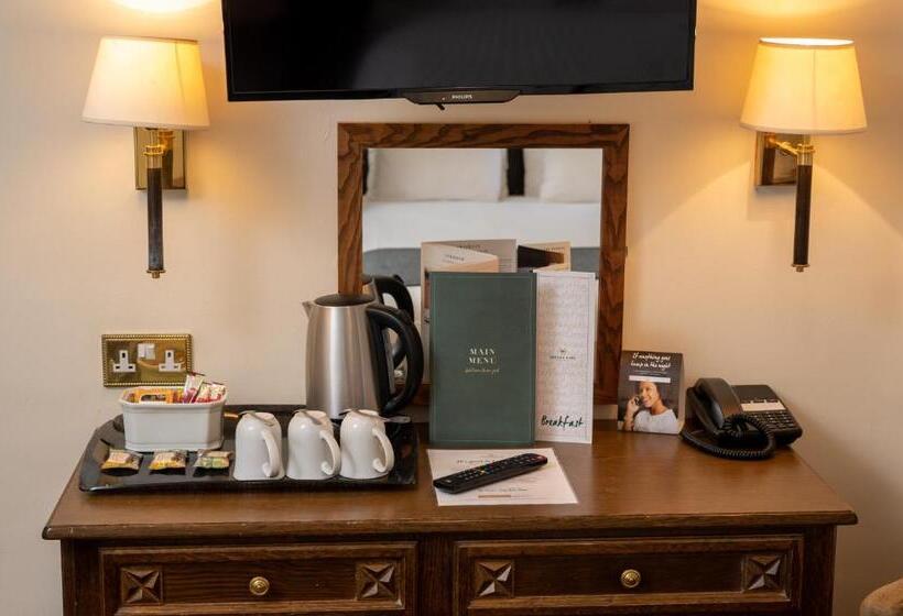 호텔 Castle And Ball By Greene King Inns