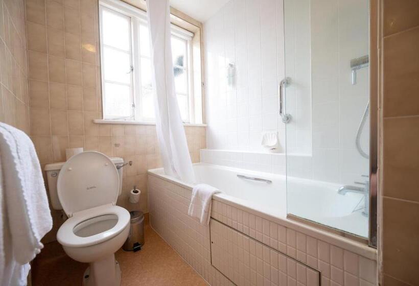 호텔 Castle And Ball By Greene King Inns