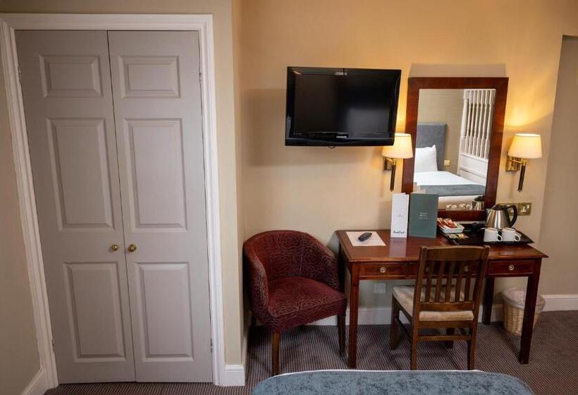 호텔 Castle And Ball By Greene King Inns