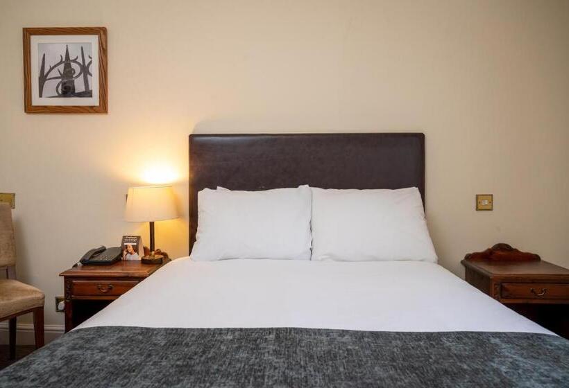 호텔 Castle And Ball By Greene King Inns