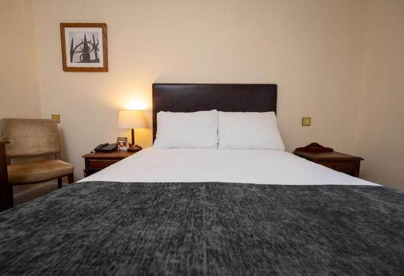 호텔 Castle And Ball By Greene King Inns