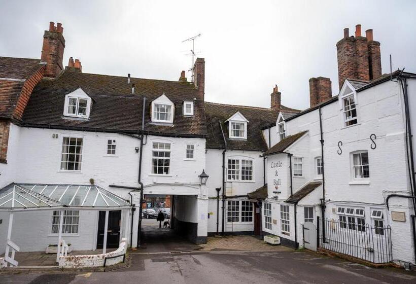 호텔 Castle And Ball By Greene King Inns