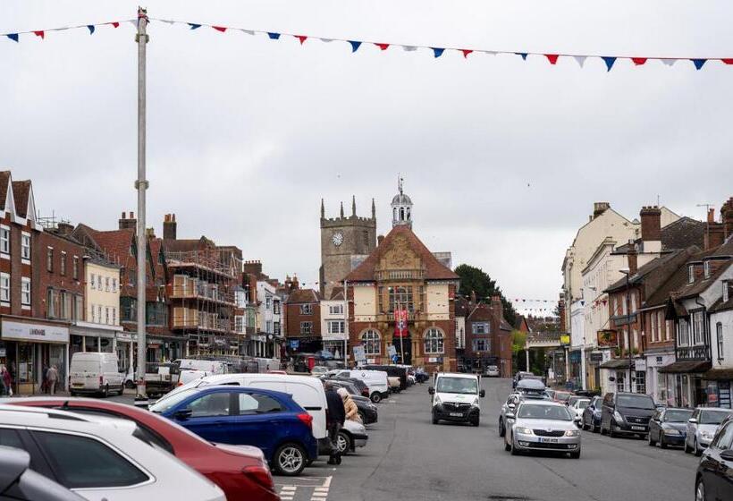 호텔 Castle And Ball By Greene King Inns