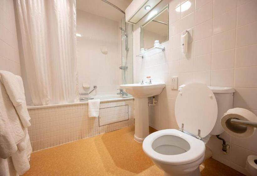 호텔 Castle And Ball By Greene King Inns