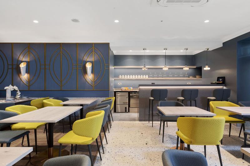 Отель Commodore