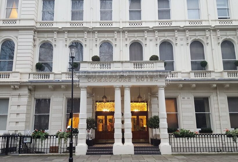 Отель Commodore