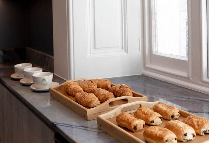 Отель Commodore