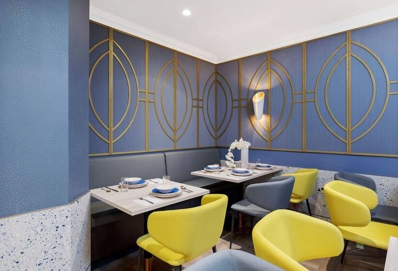 Отель Commodore