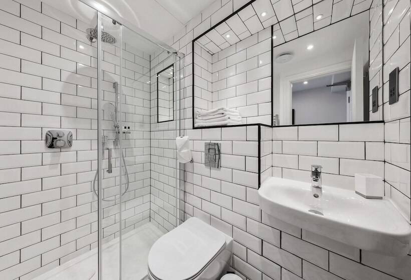 Отель Commodore