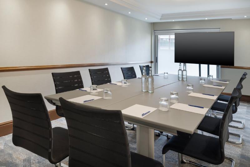 Delta Hotels By Marriott Heathrow Windsor