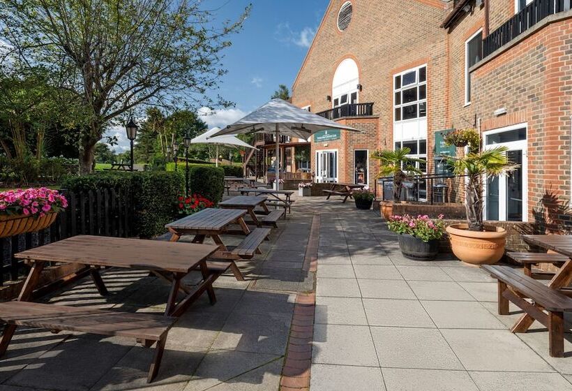 Delta Hotels By Marriott Tudor Park Country Club