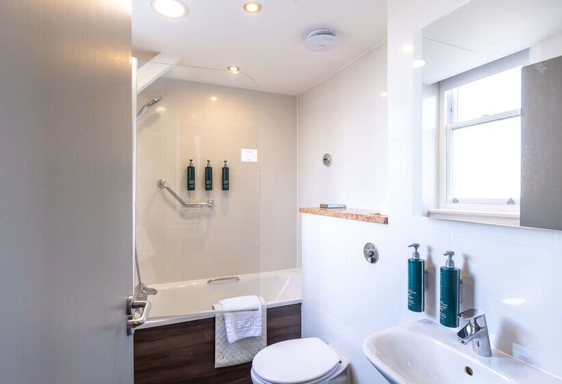 هتل Doubletree By Hilton  London  West End