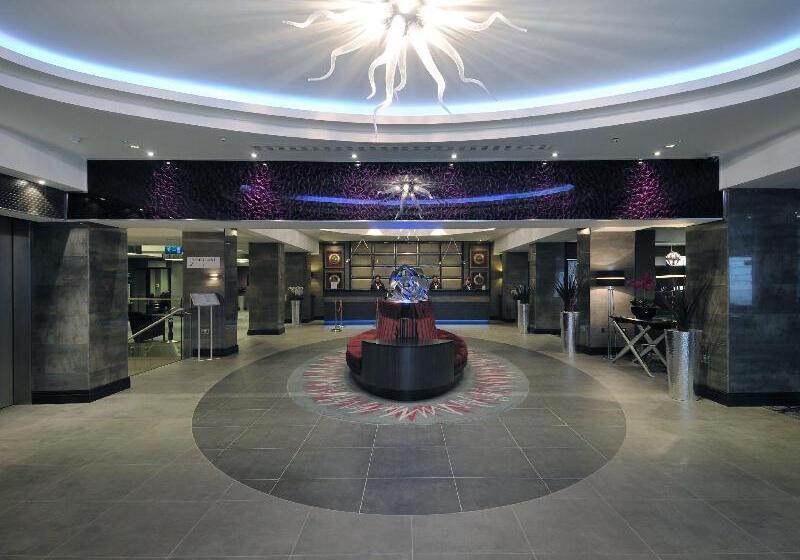 هتل Doubletree By Hilton  London  West End