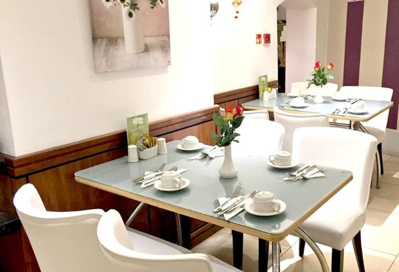 Отель Duke Of Leinster