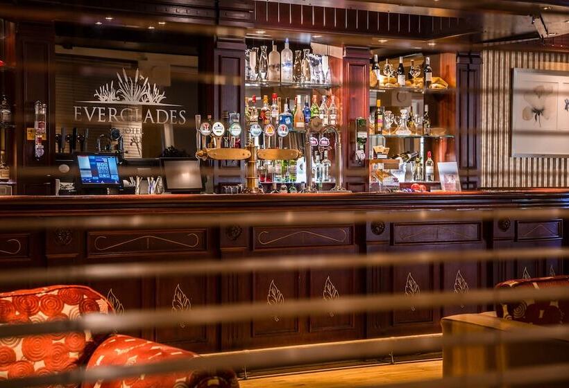 Отель Everglades