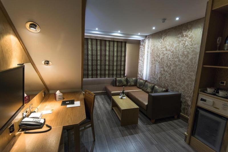 Fairlawns, Hotel And Spa