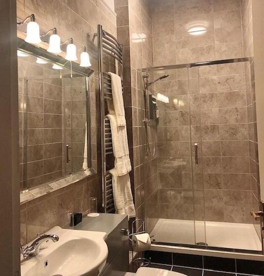 בית מלון כפרי Glewstone Court Country House