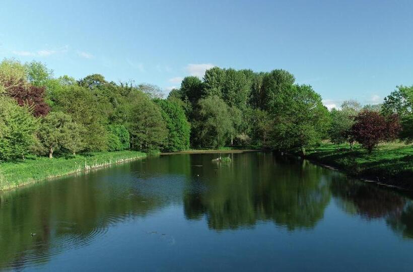 בית מלון כפרי Glewstone Court Country House