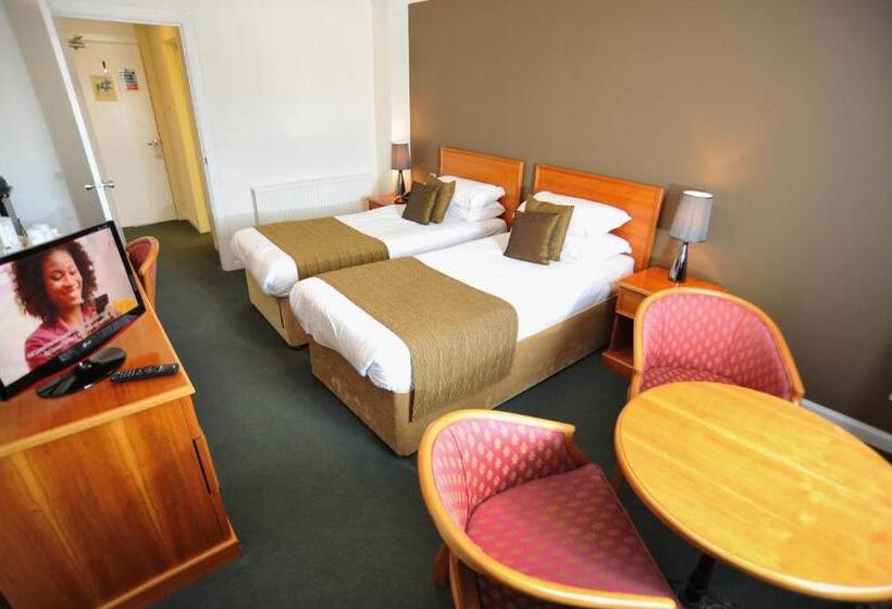 Отель Golden Lion