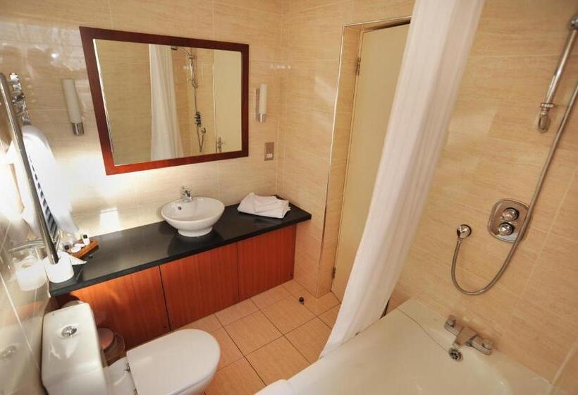 Отель Golden Lion