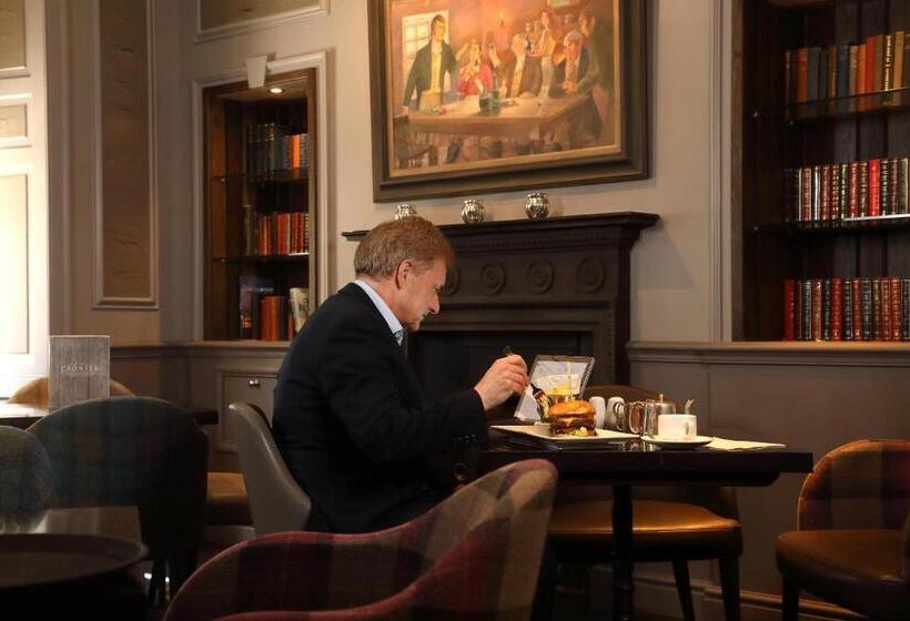 Отель Golden Lion