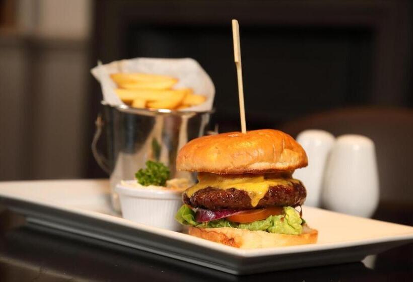 Отель Golden Lion