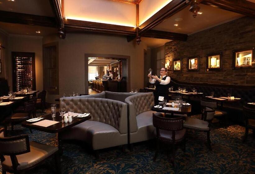 Отель Golden Lion