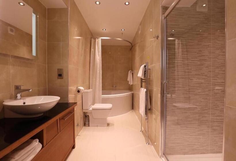 Отель Golden Lion