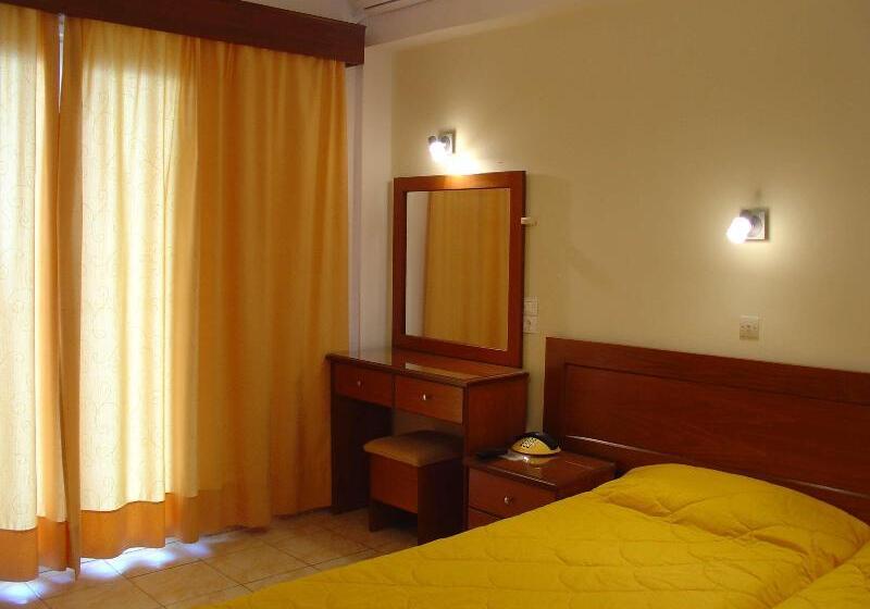 Отель Golden Sands