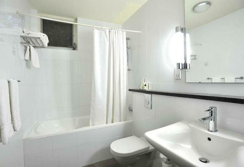 هتل Golden Tulip Accra