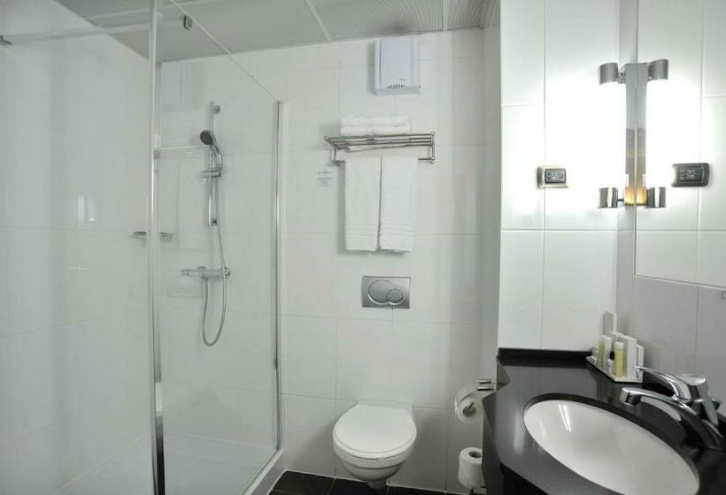 هتل Golden Tulip Accra