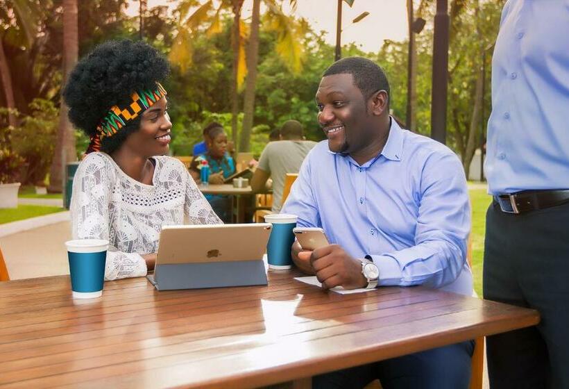 هتل Golden Tulip Accra