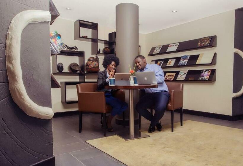 هتل Golden Tulip Accra