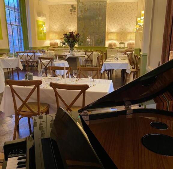 فندق The Grosvenor Stockbridge