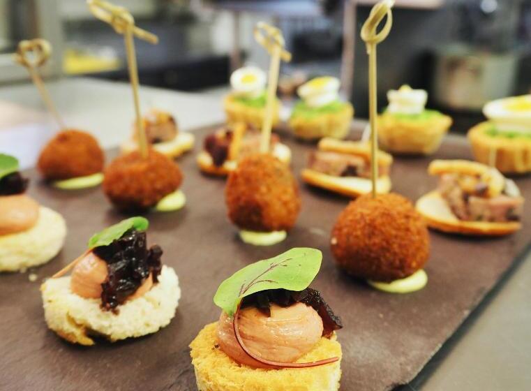 בית מלון כפרי The Grosvenor Stockbridge