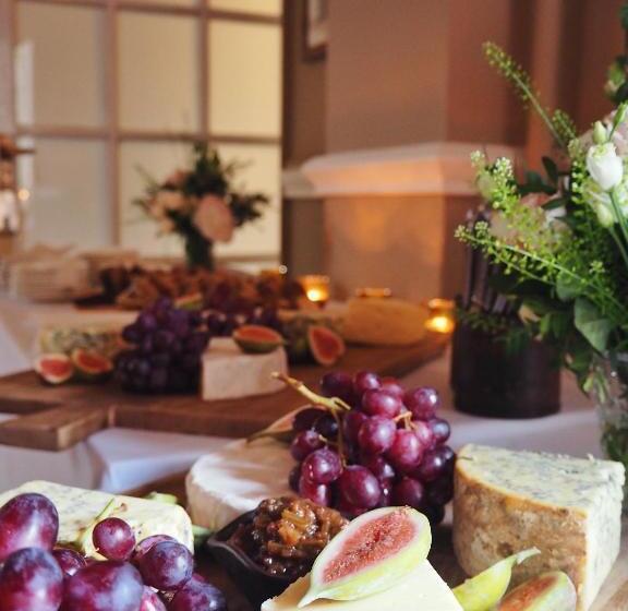 בית מלון כפרי The Grosvenor Stockbridge