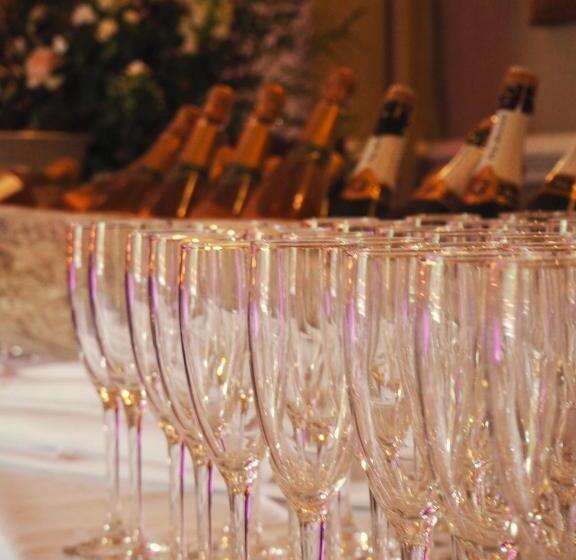 בית מלון כפרי The Grosvenor Stockbridge