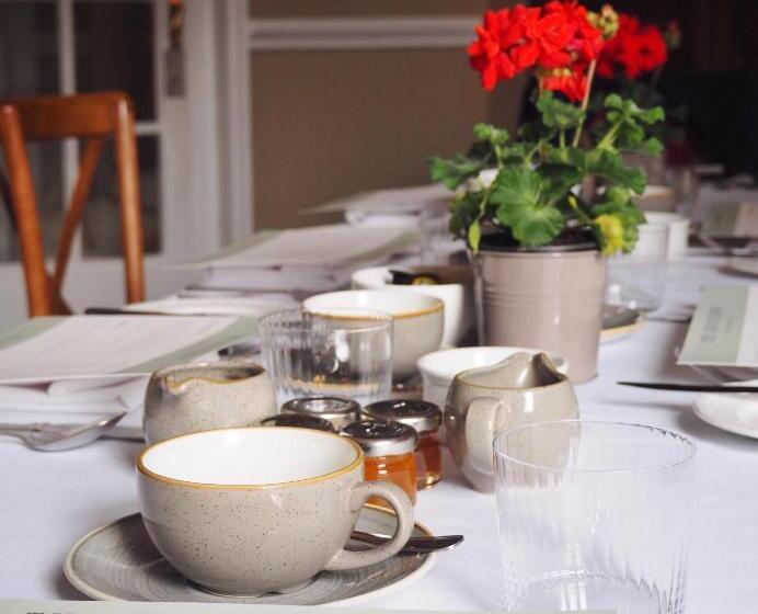 בית מלון כפרי The Grosvenor Stockbridge