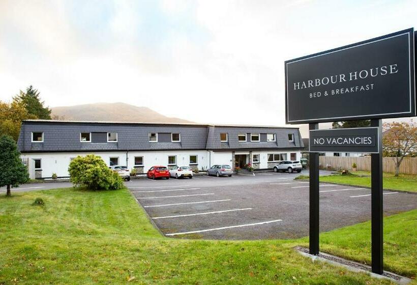 Отель Harbour House