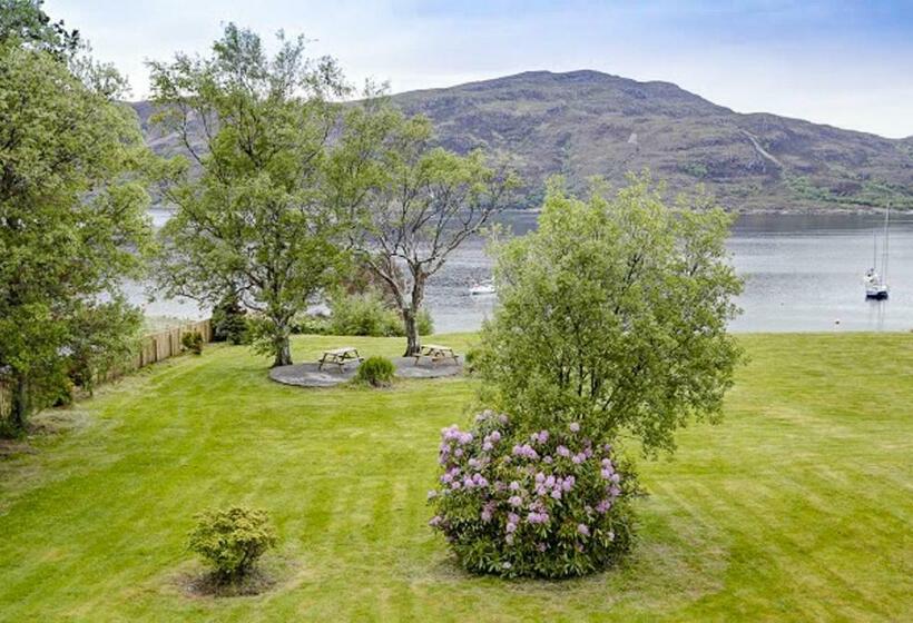 Отель Harbour House