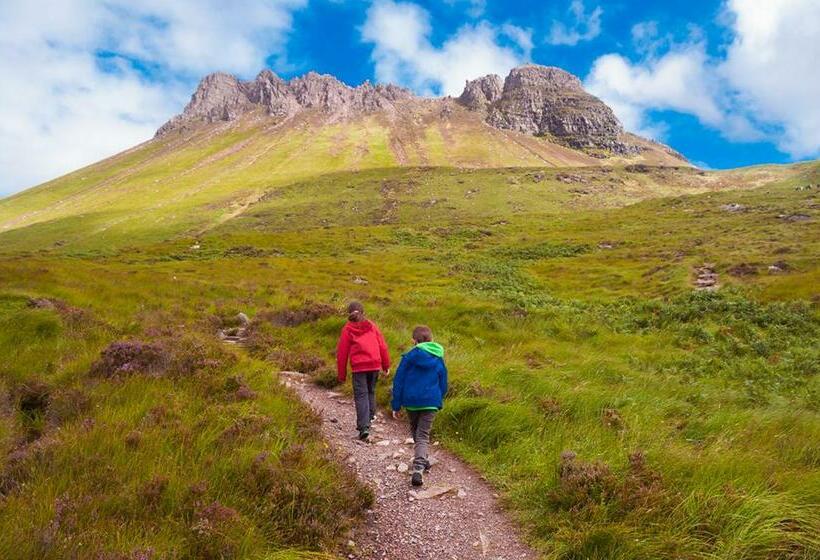 Отель Harbour House