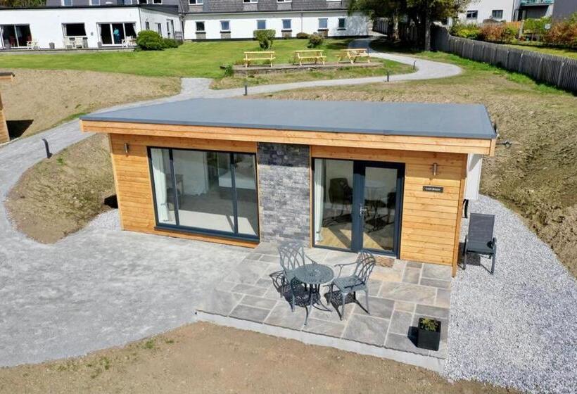 Отель Harbour House