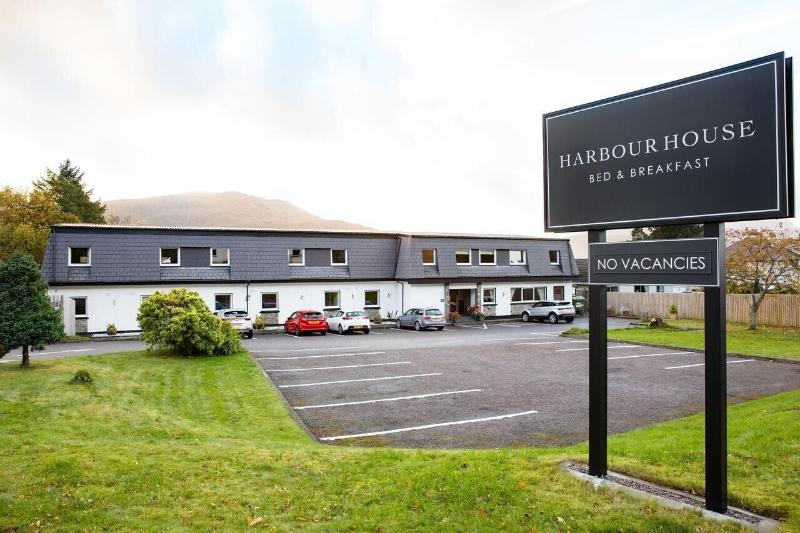 Отель Harbour House