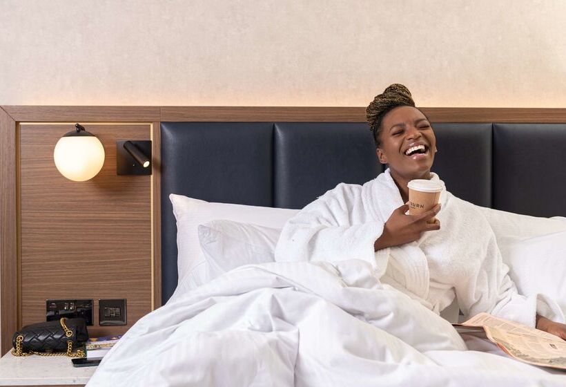 هتل Hilton London Metropole