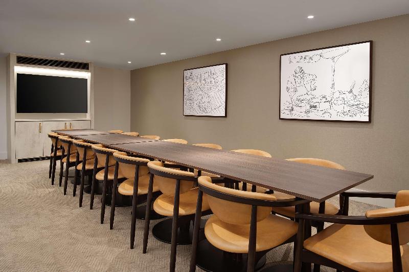 هتل Hilton London Metropole